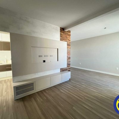 Apartamento com 80m², 2 quartos (sendo 1 suíte), 1 garagem, no bairro Canto em Florianópolis