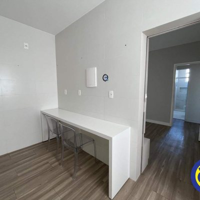 Apartamento com 80m², 2 quartos (sendo 1 suíte), 1 garagem, no bairro Canto em Florianópolis