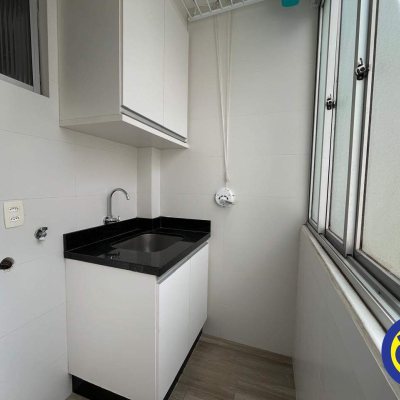 Apartamento com 80m², 2 quartos (sendo 1 suíte), 1 garagem, no bairro Canto em Florianópolis
