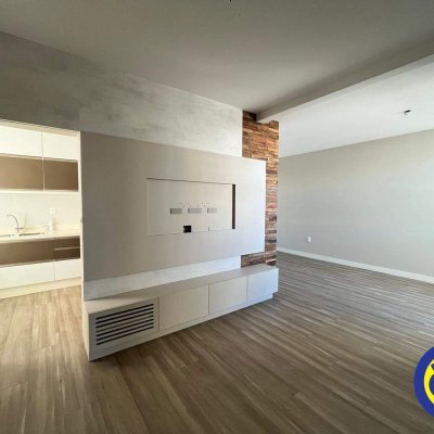 Apartamento com 80m², 2 quartos (sendo 1 suíte), 1 garagem, no bairro Canto em Florianópolis