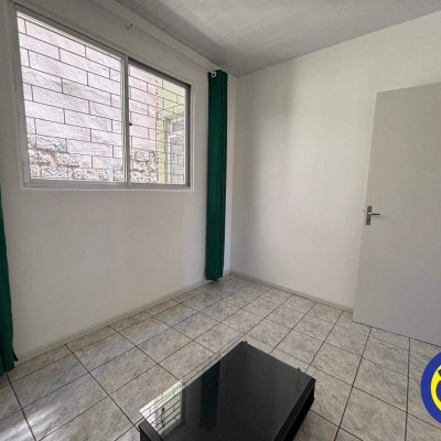 Apartamento com 62m², 2 quartos, 1 garagem, no bairro Ipiranga em São José