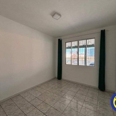 Apartamento com 62m², 2 quartos, 1 garagem, no bairro Ipiranga em São José
