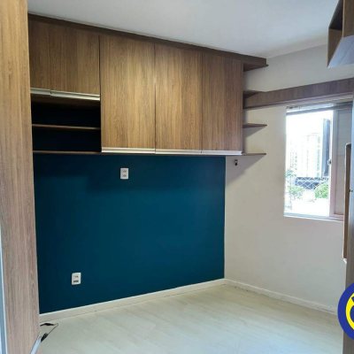 Apartamento com 80m², 3 quartos (sendo 1 suíte), 1 garagem, no bairro Centro em Florianópolis