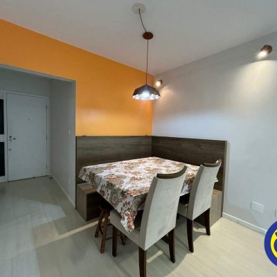 Apartamento com 80m², 3 quartos (sendo 1 suíte), 1 garagem, no bairro Centro em Florianópolis