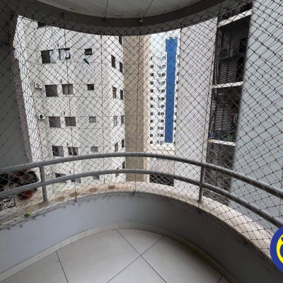 Apartamento com 80m², 3 quartos (sendo 1 suíte), 1 garagem, no bairro Centro em Florianópolis