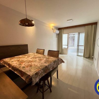 Apartamento com 80m², 3 quartos (sendo 1 suíte), 1 garagem, no bairro Centro em Florianópolis