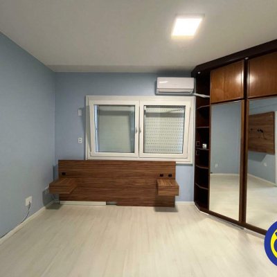 Apartamento com 80m², 3 quartos (sendo 1 suíte), 1 garagem, no bairro Centro em Florianópolis