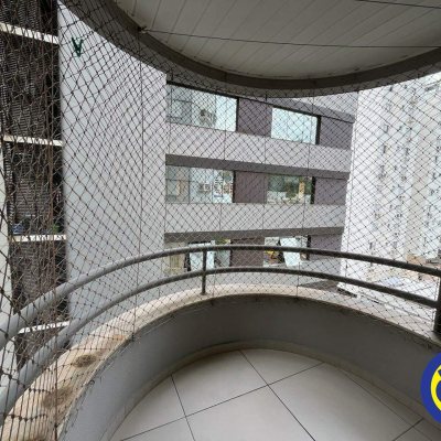 Apartamento com 80m², 3 quartos (sendo 1 suíte), 1 garagem, no bairro Centro em Florianópolis