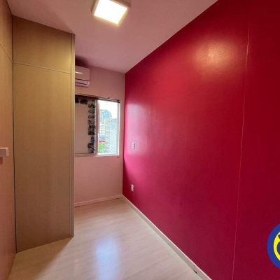 Apartamento com 80m², 3 quartos (sendo 1 suíte), 1 garagem, no bairro Centro em Florianópolis