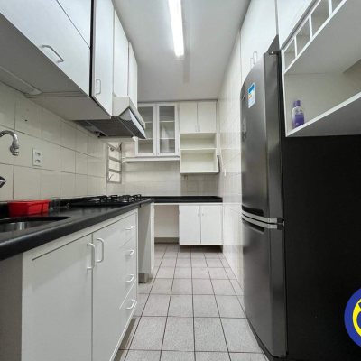 Apartamento com 80m², 3 quartos (sendo 1 suíte), 1 garagem, no bairro Centro em Florianópolis