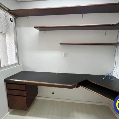 Apartamento com 80m², 3 quartos (sendo 1 suíte), 1 garagem, no bairro Centro em Florianópolis