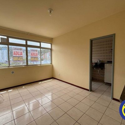 Apartamento com 90m², 2 quartos, no bairro Centro em Florianópolis