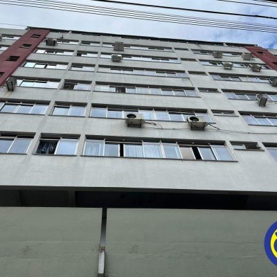 Apartamento com 90m², 2 quartos, no bairro Centro em Florianópolis