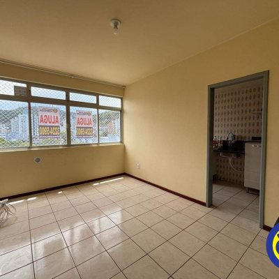 Apartamento com 90m², 2 quartos, no bairro Centro em Florianópolis