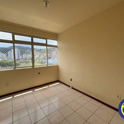 Apartamento com 90m², 2 quartos, no bairro Centro em Florianópolis