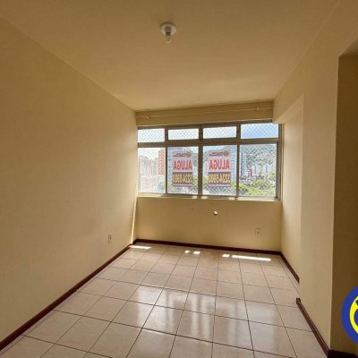 Apartamento com 90m², 2 quartos, no bairro Centro em Florianópolis