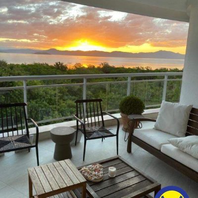 Apartamento com 254m², 4 quartos (sendo 4 suítes), 3 garagens, no bairro Cachoeira do Bom Jesus em Florianópolis