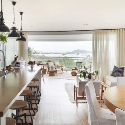 Apartamento com 254m², 4 quartos (sendo 4 suítes), 3 garagens, no bairro Cachoeira do Bom Jesus em Florianópolis