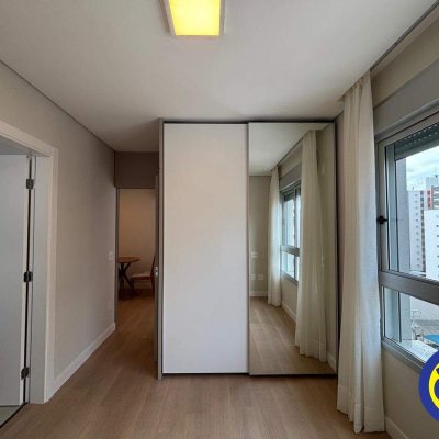 Apartamento com 43m², 1 quarto, 1 suíte, 1 garagem, no bairro Centro em Florianópolis