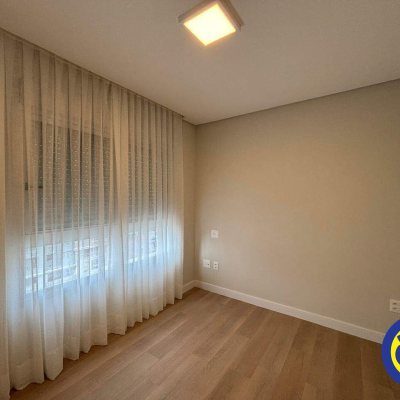 Apartamento com 43m², 1 quarto, 1 suíte, 1 garagem, no bairro Centro em Florianópolis