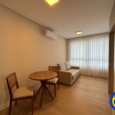 Apartamento com 43m², 1 quarto, 1 suíte, 1 garagem, no bairro Centro em Florianópolis