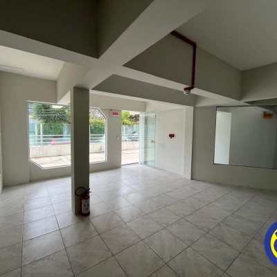 Prédio com 20m², 5 garagens, no bairro Centro em Florianópolis
