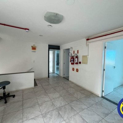 Prédio com 20m², 5 garagens, no bairro Centro em Florianópolis