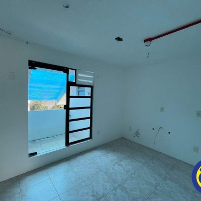 Prédio com 20m², 5 garagens, no bairro Centro em Florianópolis