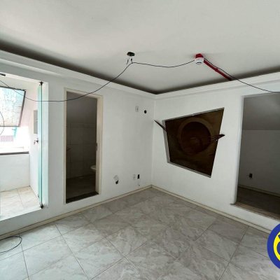 Prédio com 20m², 5 garagens, no bairro Centro em Florianópolis