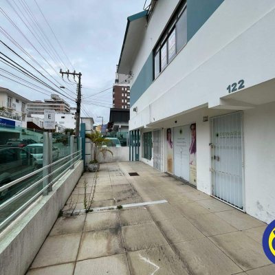 Prédio com 20m², 5 garagens, no bairro Centro em Florianópolis