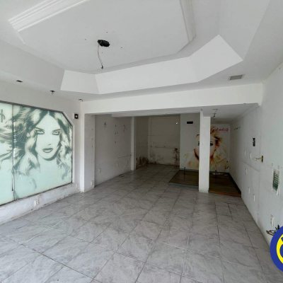 Prédio com 20m², 5 garagens, no bairro Centro em Florianópolis