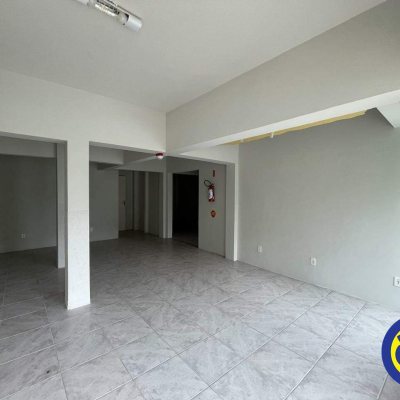 Prédio com 20m², 5 garagens, no bairro Centro em Florianópolis