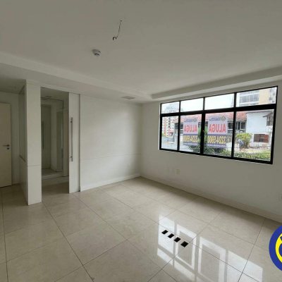 Prédio com 20m², 5 garagens, no bairro Centro em Florianópolis