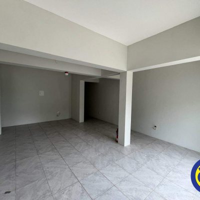 Prédio com 20m², 5 garagens, no bairro Centro em Florianópolis