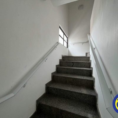 Prédio com 20m², 5 garagens, no bairro Centro em Florianópolis