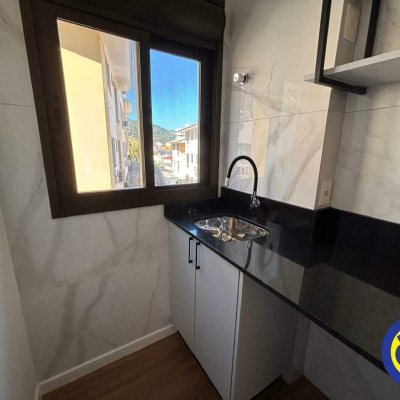 Apartamento com 38m², 1 quarto, 1 garagem, no bairro Saco dos Limões em Florianópolis