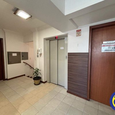 Apartamento com 70m², 3 quartos, 1 suíte, 1 garagem, no bairro Barreiros em São José