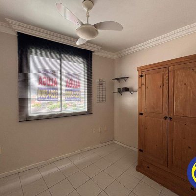 Apartamento com 70m², 3 quartos, 1 suíte, 1 garagem, no bairro Barreiros em São José