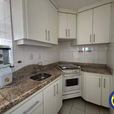 Apartamento com 70m², 3 quartos, 1 suíte, 1 garagem, no bairro Barreiros em São José