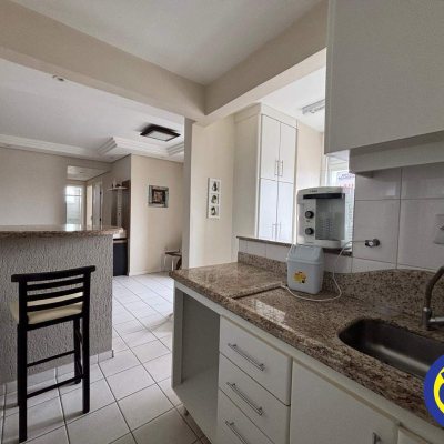 Apartamento com 70m², 3 quartos, 1 suíte, 1 garagem, no bairro Barreiros em São José