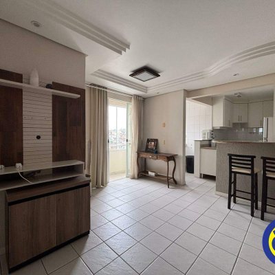 Apartamento com 70m², 3 quartos, 1 suíte, 1 garagem, no bairro Barreiros em São José