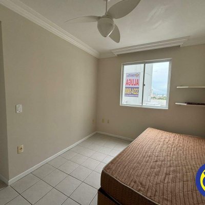 Apartamento com 70m², 3 quartos, 1 suíte, 1 garagem, no bairro Barreiros em São José