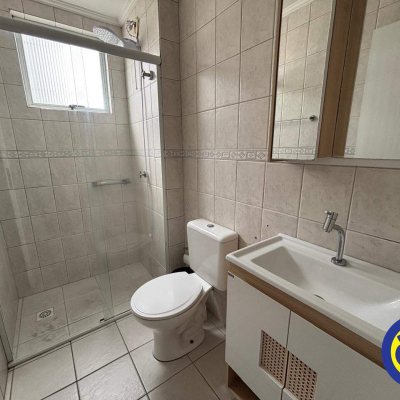 Apartamento com 70m², 3 quartos, 1 suíte, 1 garagem, no bairro Barreiros em São José