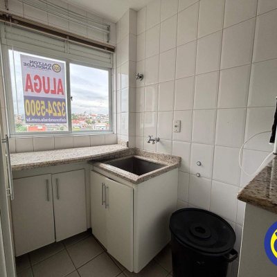 Apartamento com 70m², 3 quartos, 1 suíte, 1 garagem, no bairro Barreiros em São José