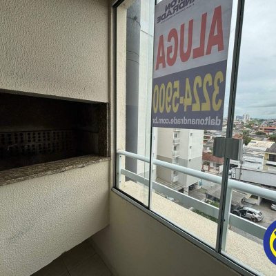 Apartamento com 70m², 3 quartos, 1 suíte, 1 garagem, no bairro Barreiros em São José