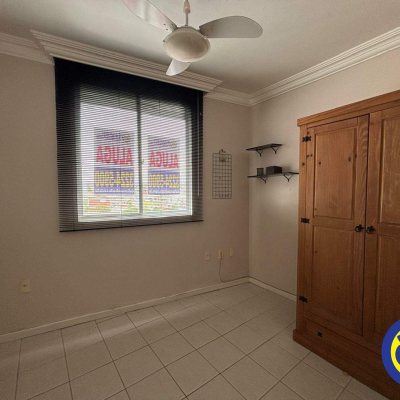 Apartamento com 70m², 3 quartos, 1 suíte, 1 garagem, no bairro Barreiros em São José