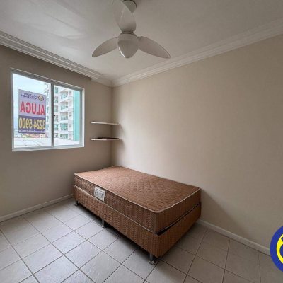 Apartamento com 70m², 3 quartos, 1 suíte, 1 garagem, no bairro Barreiros em São José
