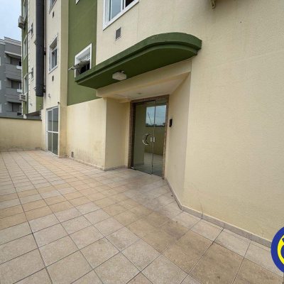 Apartamento com 70m², 3 quartos, 1 suíte, 1 garagem, no bairro Barreiros em São José