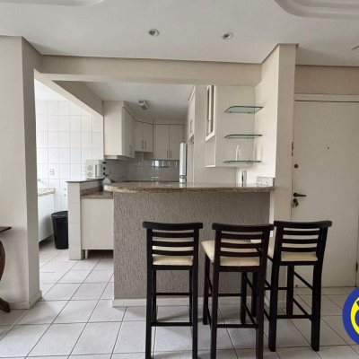 Apartamento com 70m², 3 quartos, 1 suíte, 1 garagem, no bairro Barreiros em São José