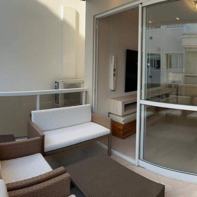 Apartamento com 90m², 3 quartos, 2 suítes, 2 garagens, no bairro Jurerê em Florianópolis